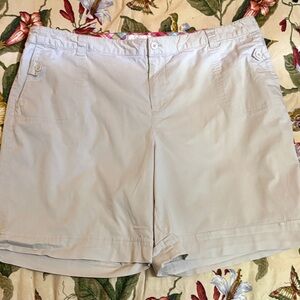 CJ BanksWomen's Beige Shorts